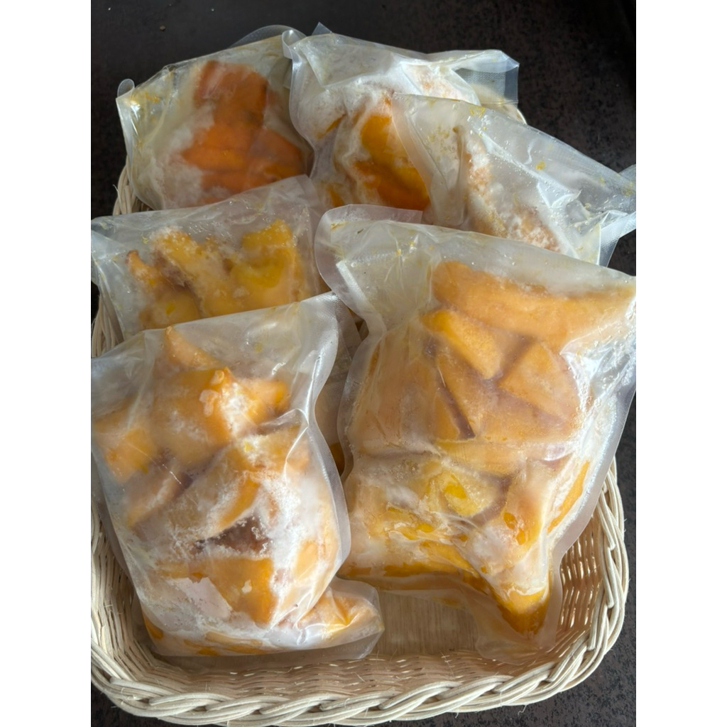 

buahfreshku - promo mangga frozen AGAK HITAM 400-500 g