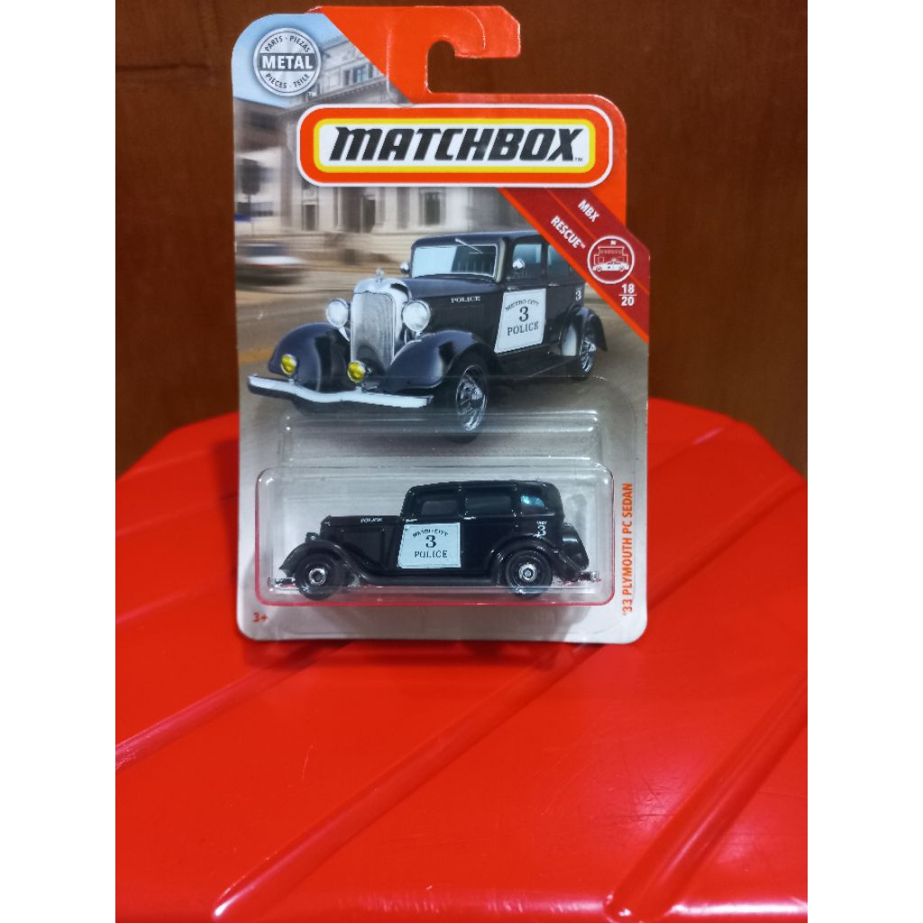 MATCHBOX '33 PLYMOUTH PC SEDAN MBX RESCUE