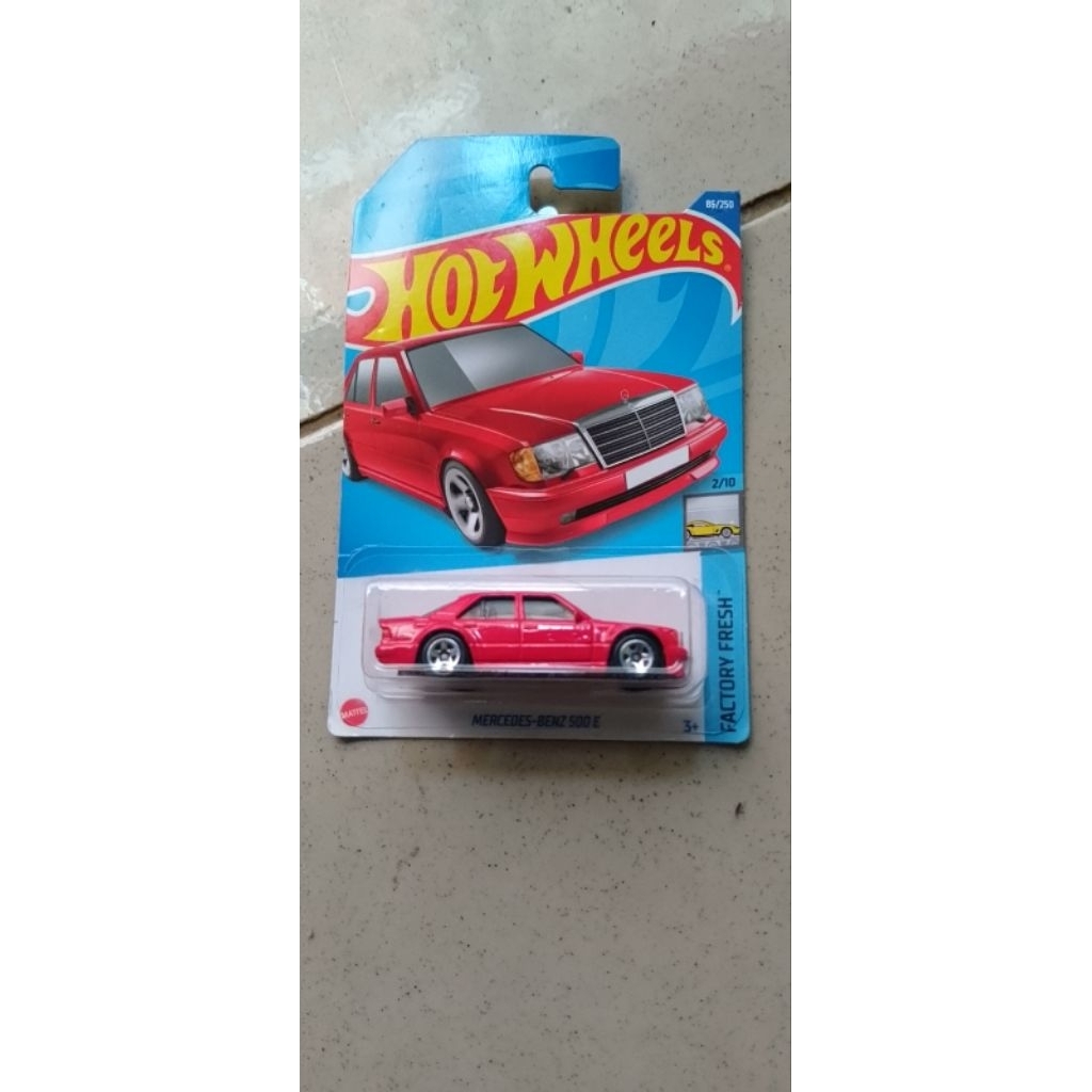 hot wheels Mercedes Benz 500e
