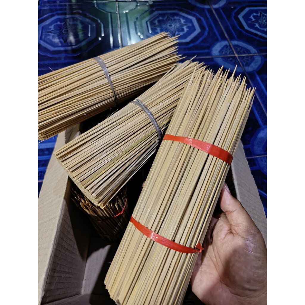 Tusuk sate ayam 24cm isi kurang lebih 530 (harga per ikat) setengah kilo