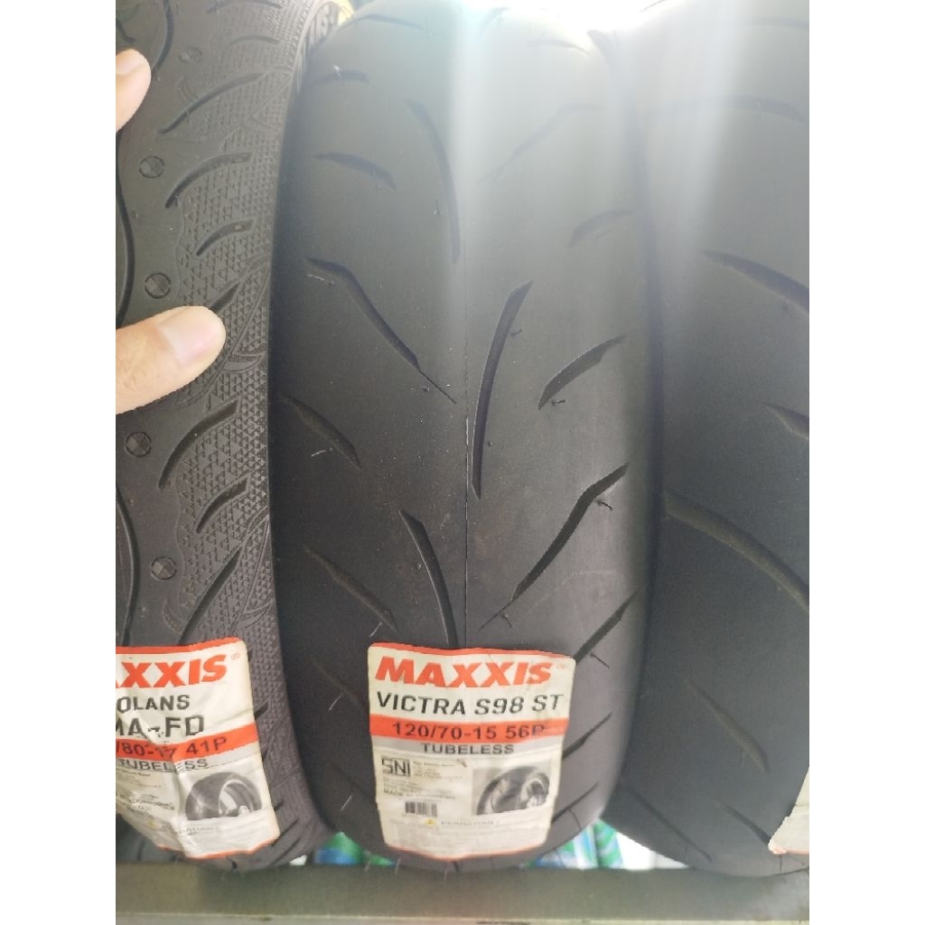 Maxxis victra ST 120/70-15 Ban depan Xmax