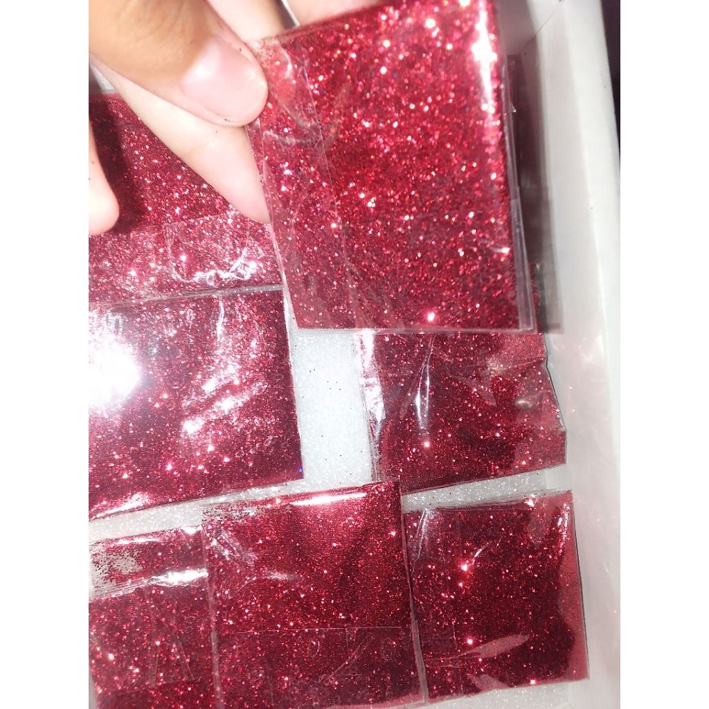 

bubuk Glitter merah/maroon Per bungkus isi 1gram