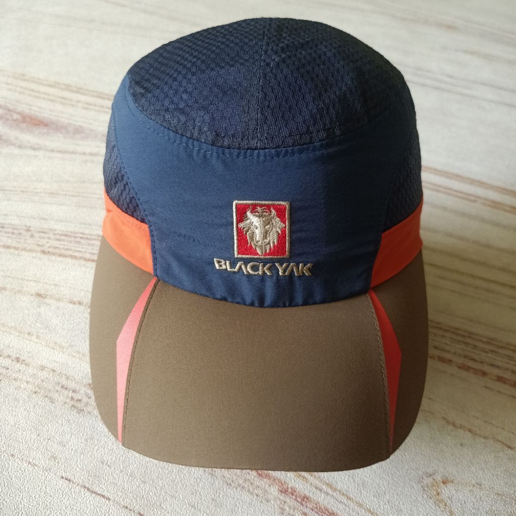 Topi Outdoor BLACKYAK Second Original Thrift