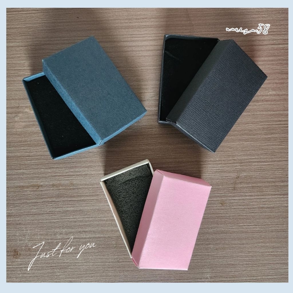 

Kotak Souvenir Softbox 4x1.5x6.5 cm