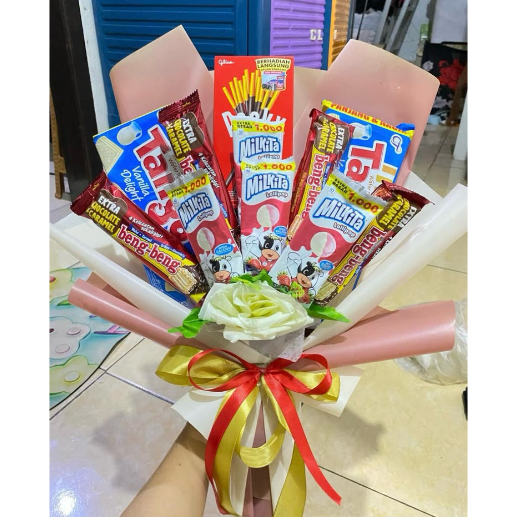 

Bouquet Snack Manis – Hadiah Ceria yang Bikin Senyum Lebar!