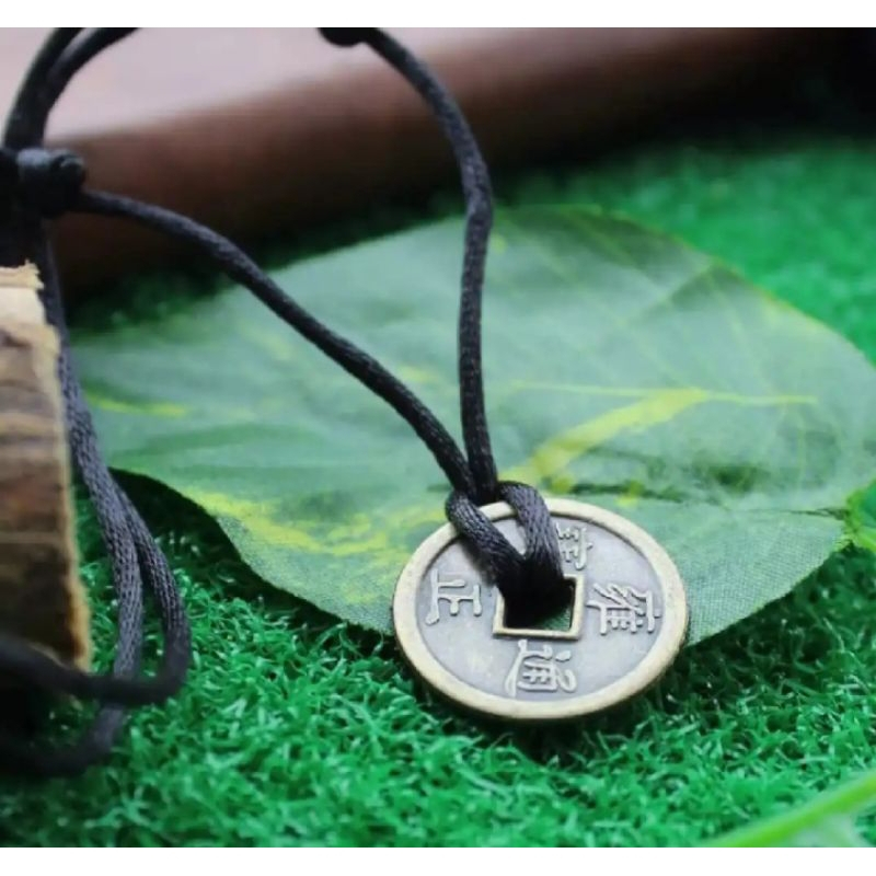 Kalung Tali Hitam Liontin Koin Cina - Aksesoris Fashion Premium Pria dan Wanita