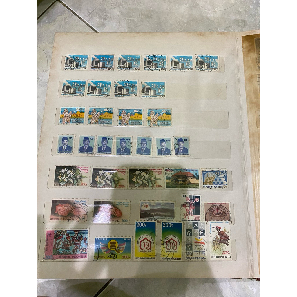 

PERANGKO PRANGKO INDONESIA 37 PC (1 SET) KOLEKSI KUNO ANTIK REPUBLIK INDONESIA