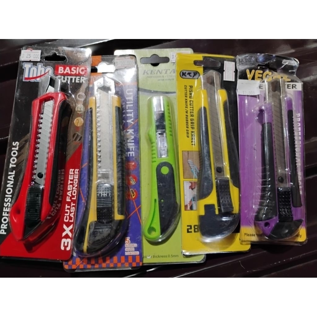 

Pisau Cutter Berbagai Merek