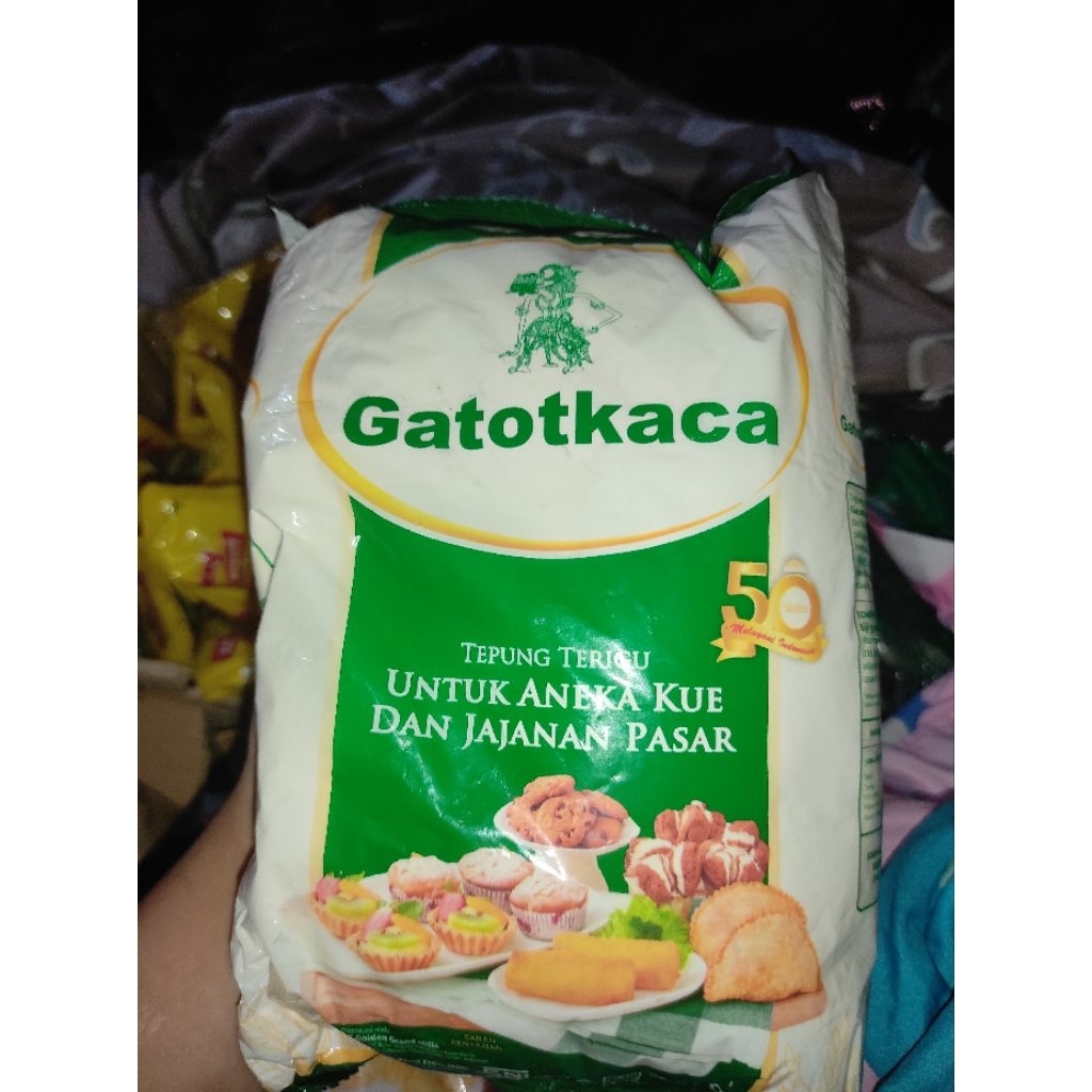 

ready tepung terigu Gatotkaca 1kg