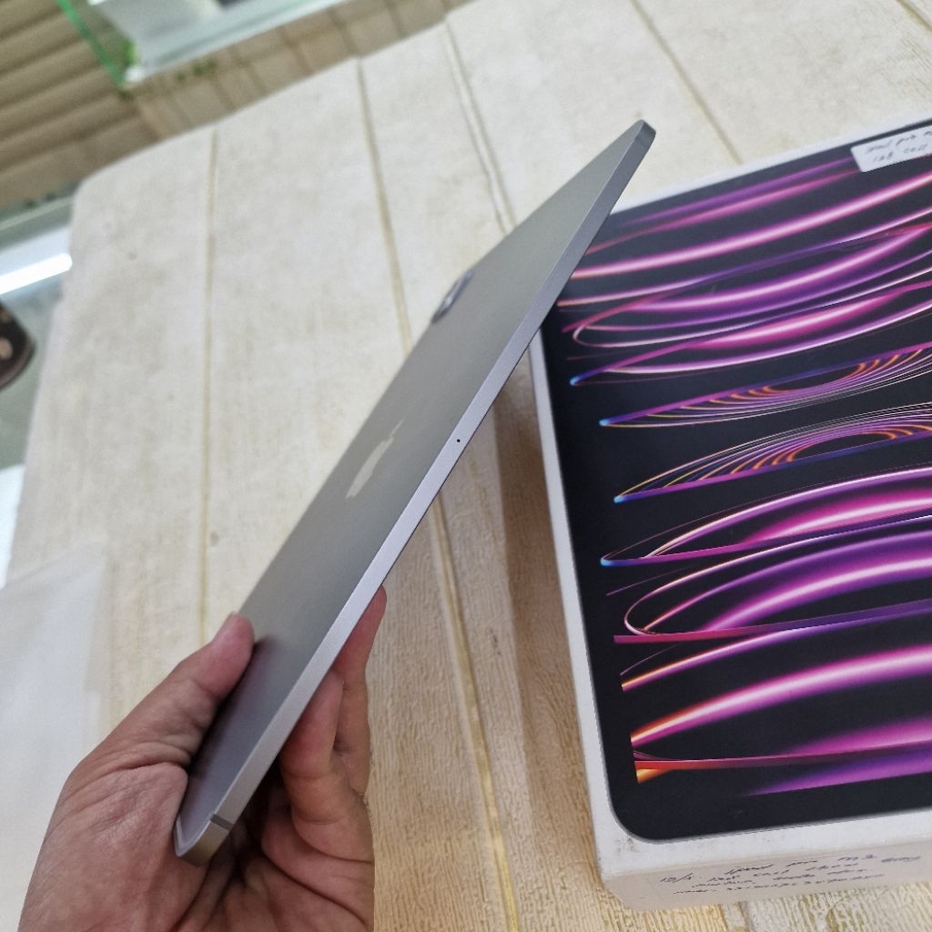 Apple iPad Pro M2 2022 11 inch 128GB cellular wifi second eks resmi ibox, ipad pro m2 cell 128 resmi