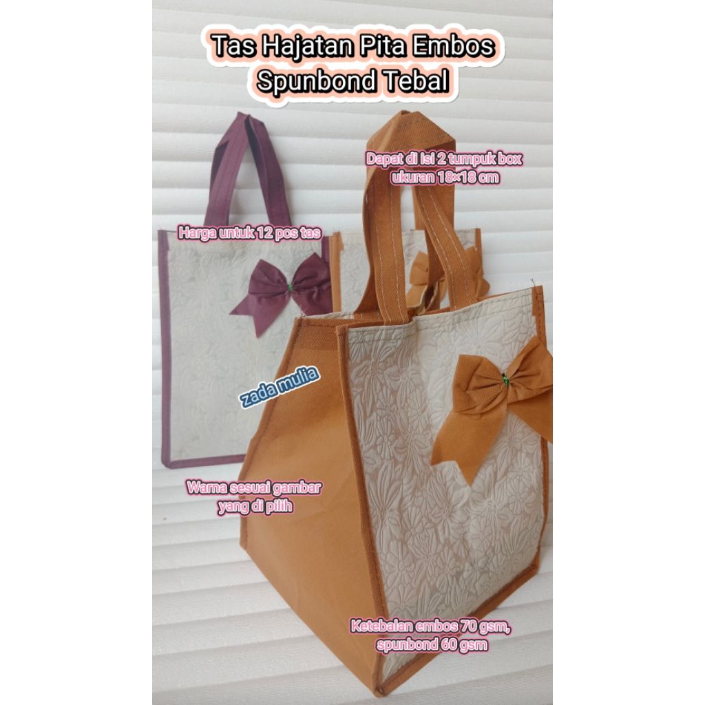 

Tas Hajatan Spunbond Tebal Pita Embos Ukuran 18×18×26 cm 12 pcs