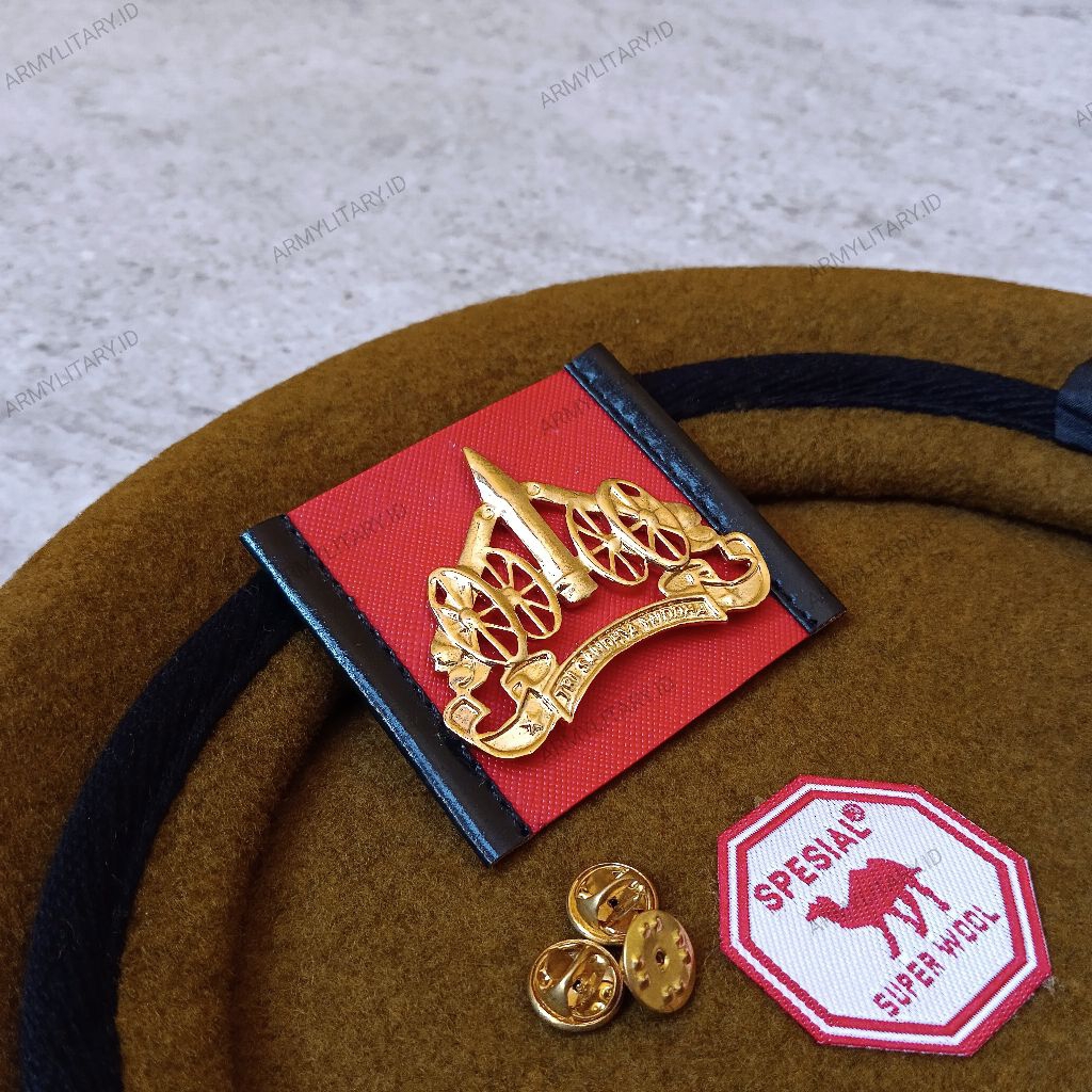 TOPI BARET DAN EMBLEM BARET ARMED