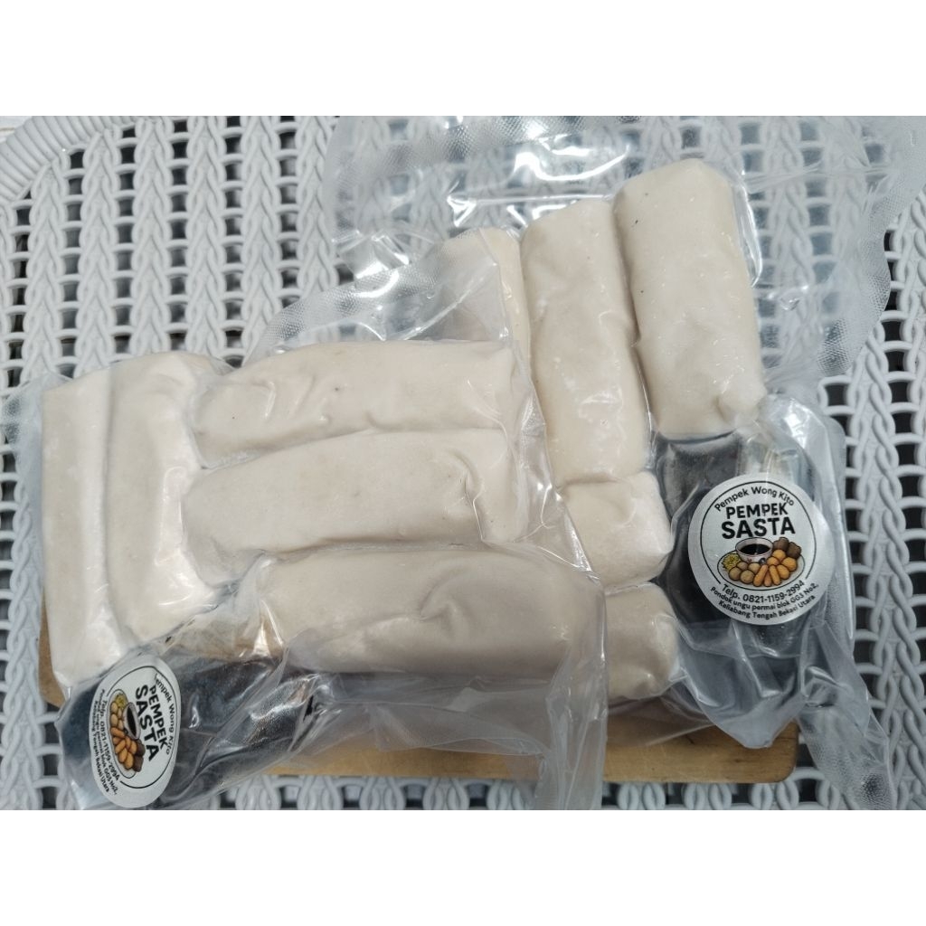 

Pempek Lenjer/Asli ikan/Asli halal/Asli enak