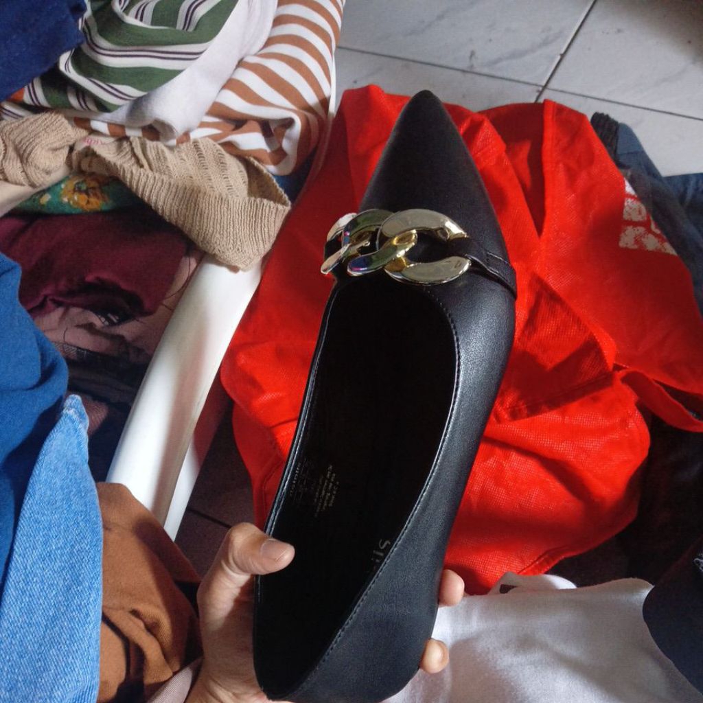 sepatu details