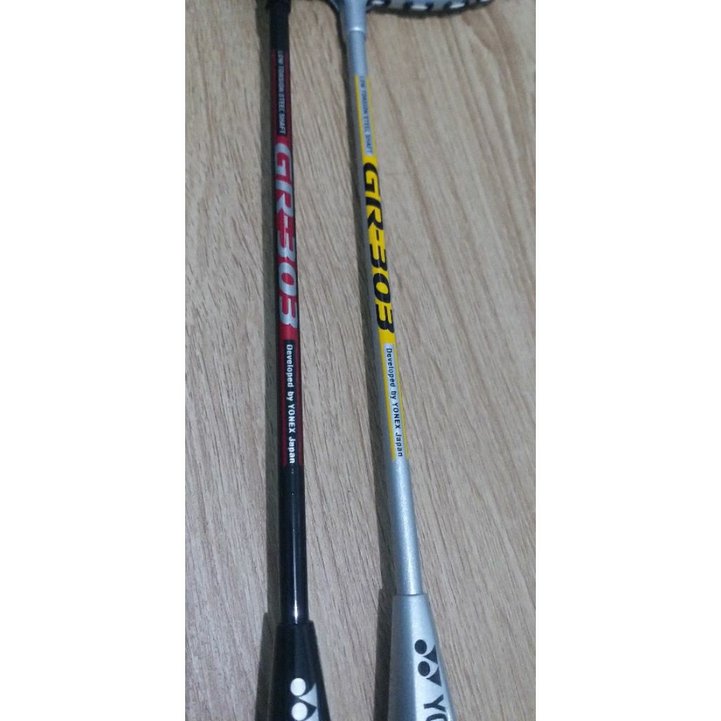 RAKET BADMINTON YONEX GR-303 SILVER & BLACK