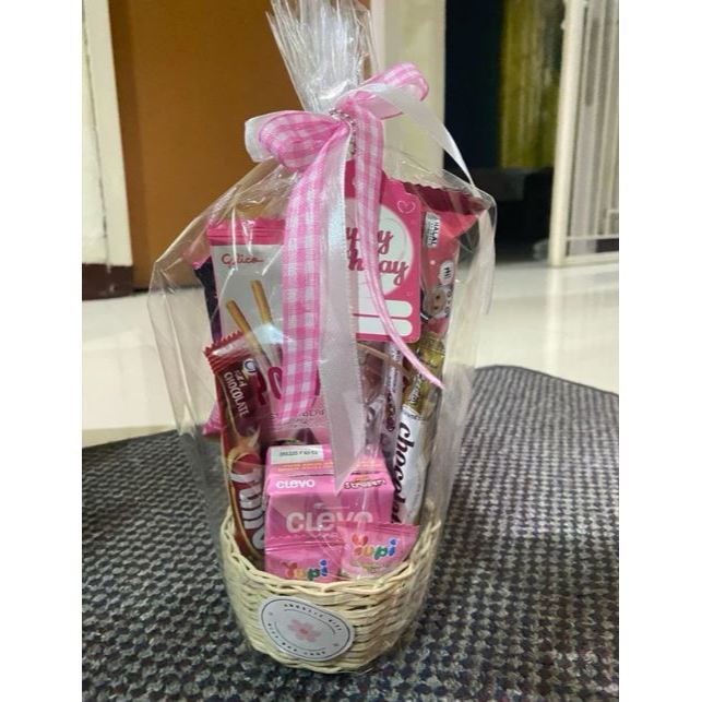 

HAMPERS IDUL FITRI, ULANG TAHUN,PARCEL isi 7-10 Snack
