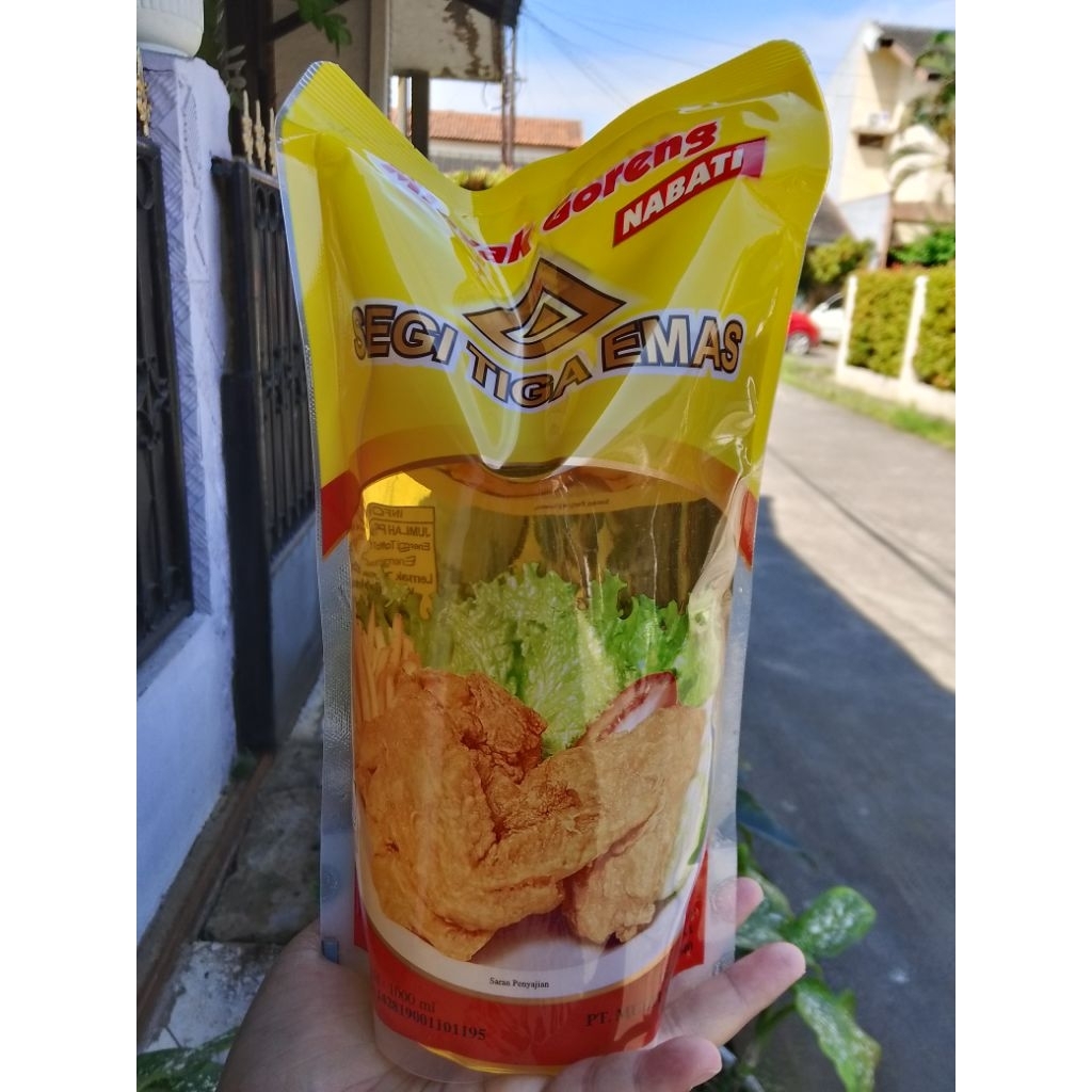 

{LB} Minyak goreng segi tiga emas 1 LITER // KIRIM INSTAN