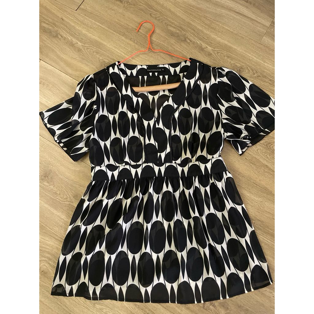 Blouse motif the executive