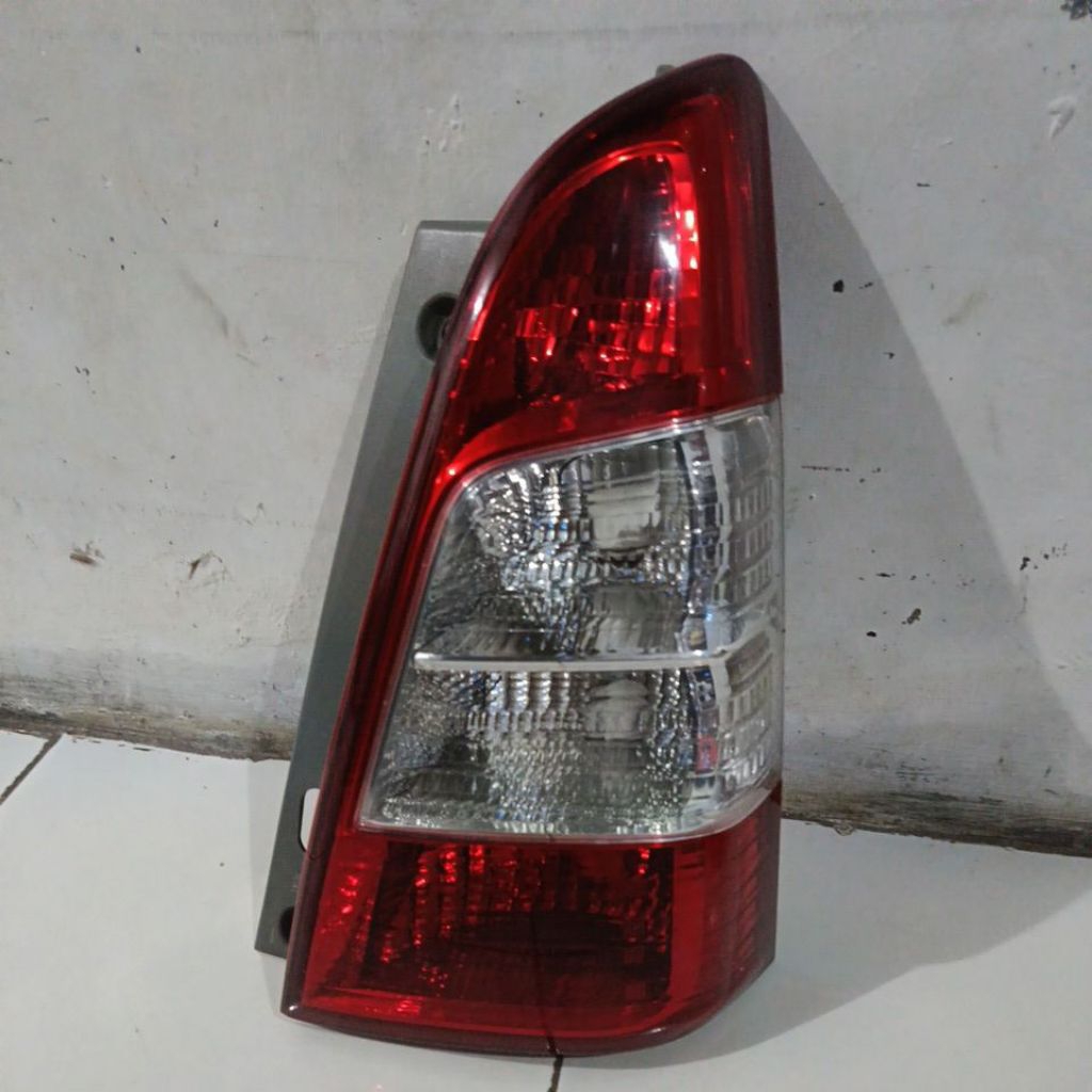 lampu belakang Inova 2012-2015