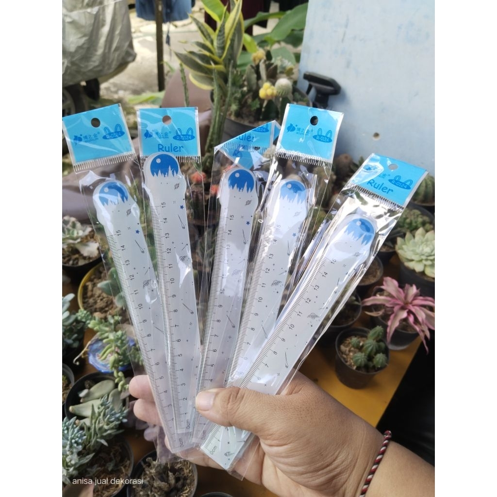

PENGGARIS ASTRONOT TEBAL TIDAK MUDAH PATAH 15CM MEMBANTU MENGGARIS LURUS