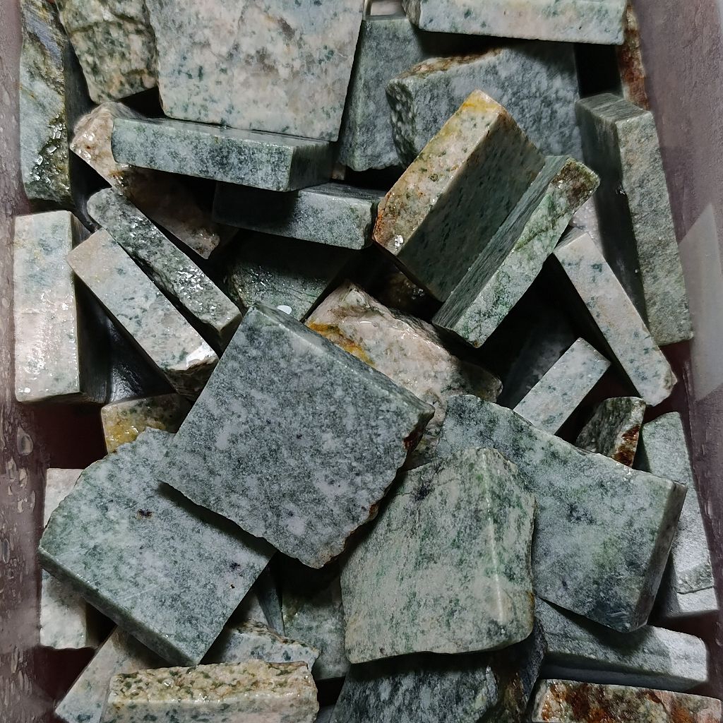 Batu Green Tourmaline Local Natural/ Bahan Green Tourmaline Local/ Lempengan Green Tourmaline Local/