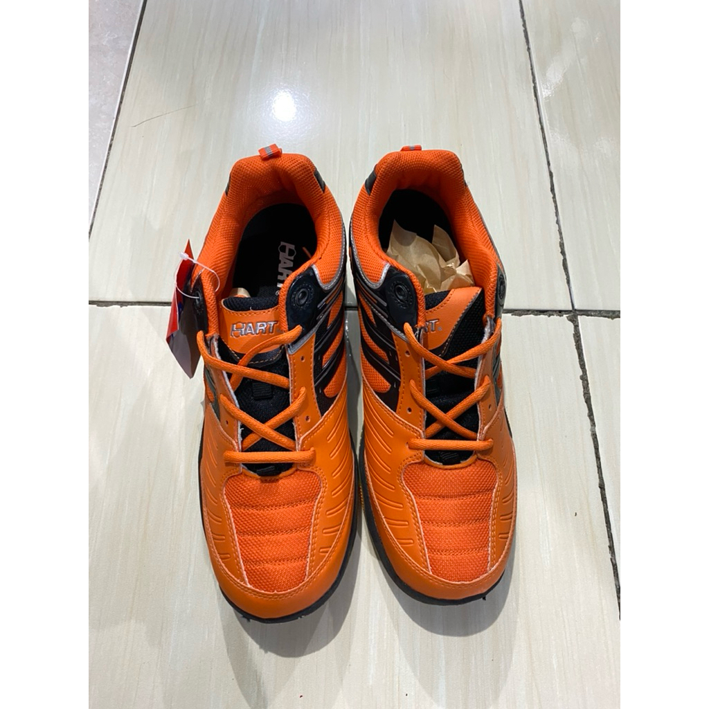 sepatu pria | sepatu futsal | clearance sale | cuci gudang