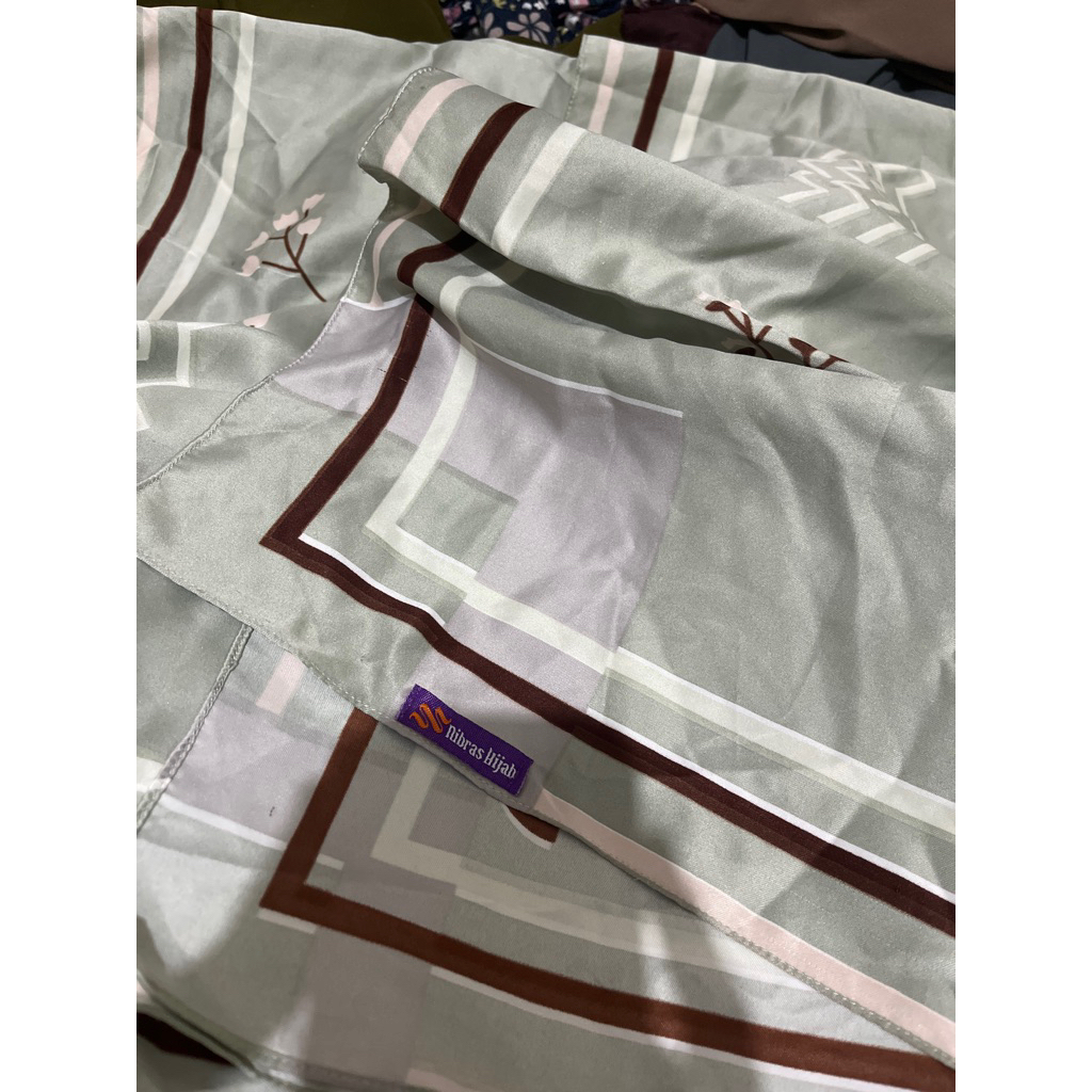 kerudung segiempat Nibras