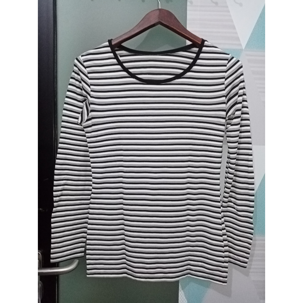 Uniqlo Kaos Panjang Salur Heattech PRELOVED