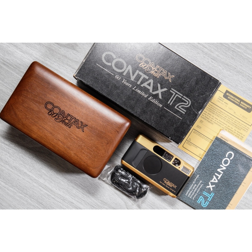 Contax T2 Gold 60th Years Limited Edition - Fullset - New Old Stock