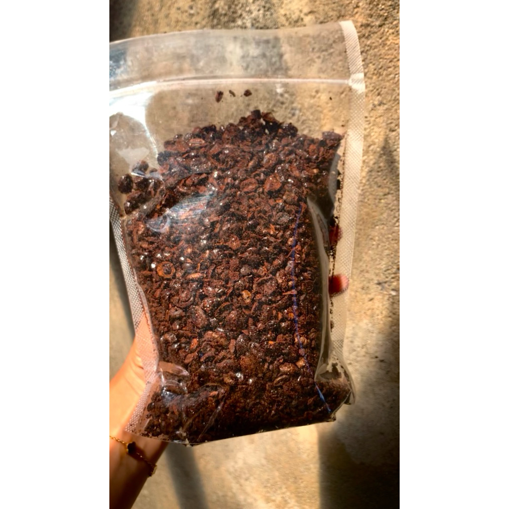 

KOPI HITAM SAREENG 500gr (BUBUK KASAR)