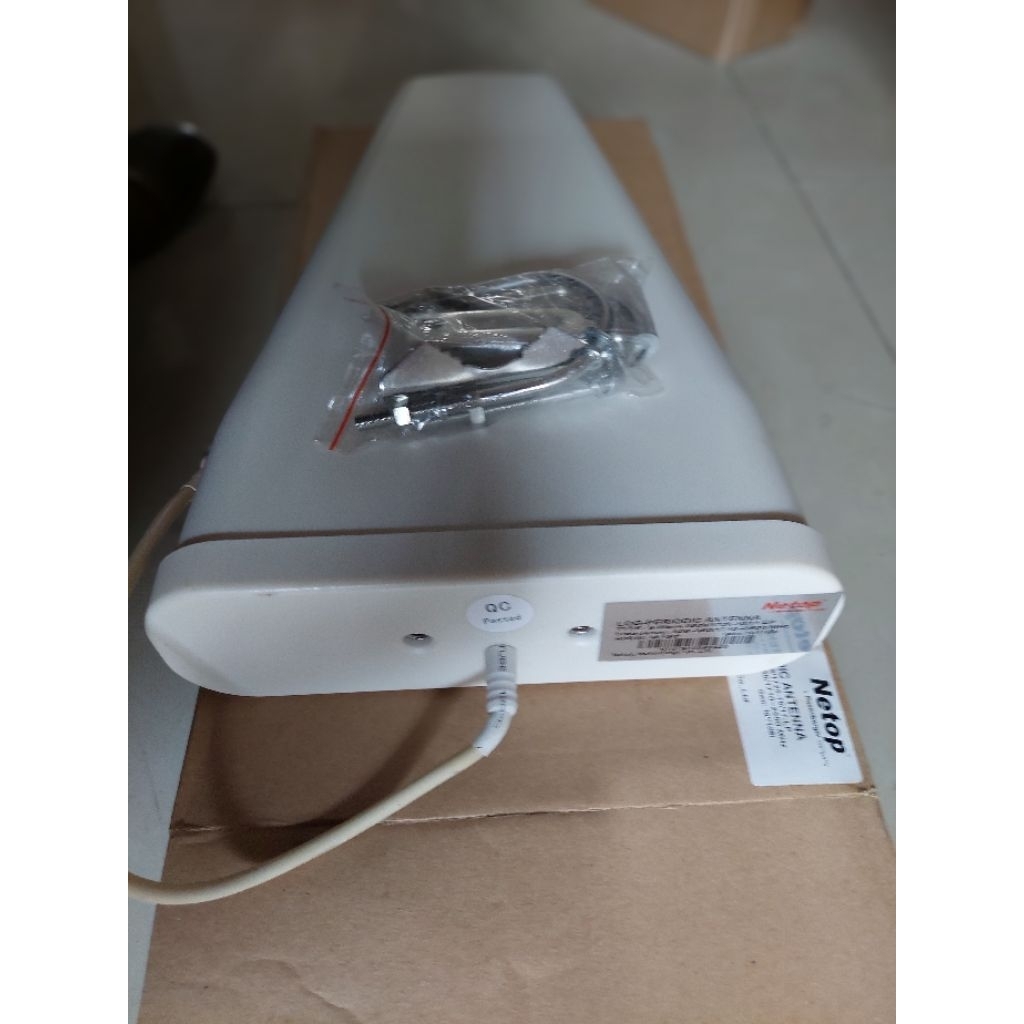 Antena Yagi 806 - 2500Antena Yagi 806 - 2500