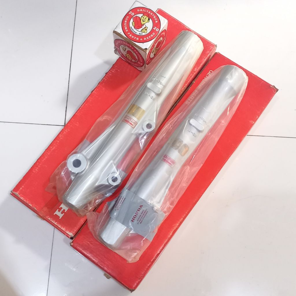 CASE BOTTOM TABUNG SHOCK SKOK DEPAN CAKRAM HONDA SUPRA FIT XX X 100 ORIGINAL ORI AHM 51420-KEV-650