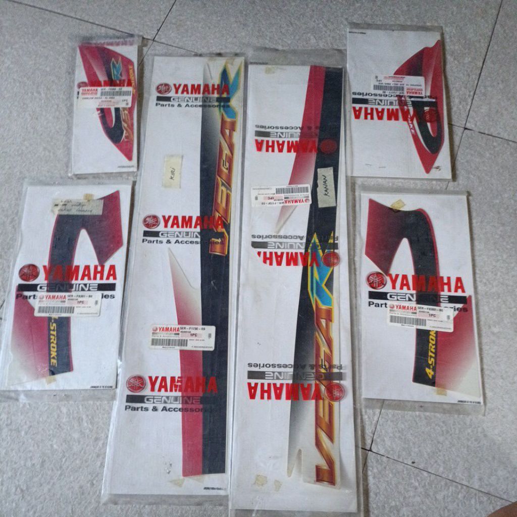 striping stiker vegaR old 2004 vega lama tromol merah putih