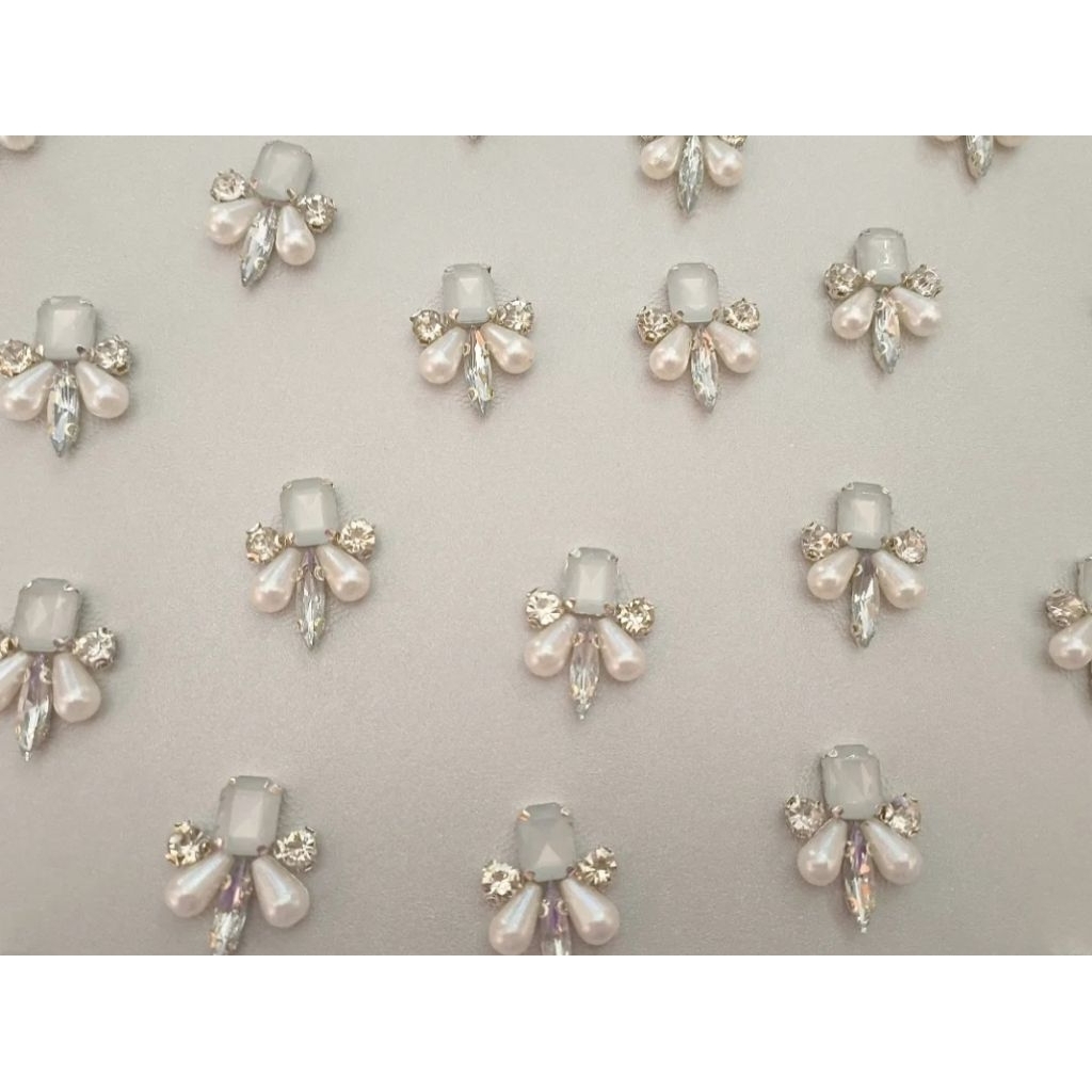 Payet Rangkai Tempel Tabur Leher dan Dada Diamond White Pearl151 HARGA SATUAN