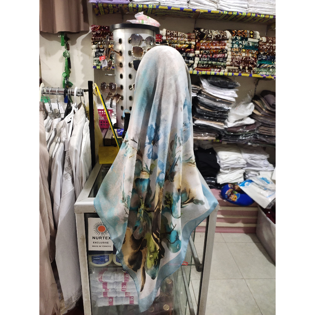 Hijab segi empat  Turkey motif bunga hijau abu