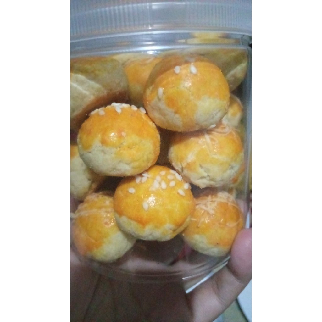 

Kue Nastar Topping keju,wijen,polos