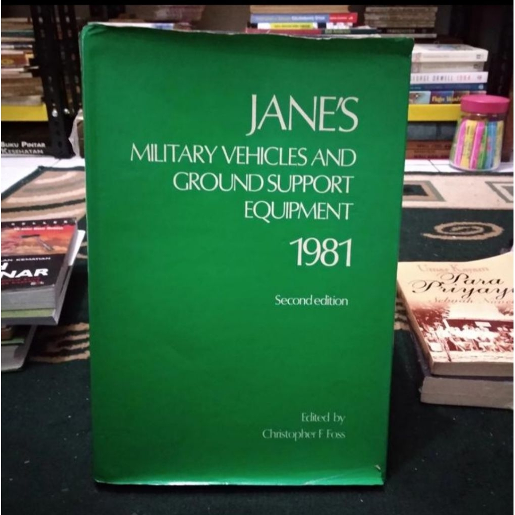 

JANE'S - MILITARY VEHICLES AND GROUND SUPPORT EQUIPMENT 1981