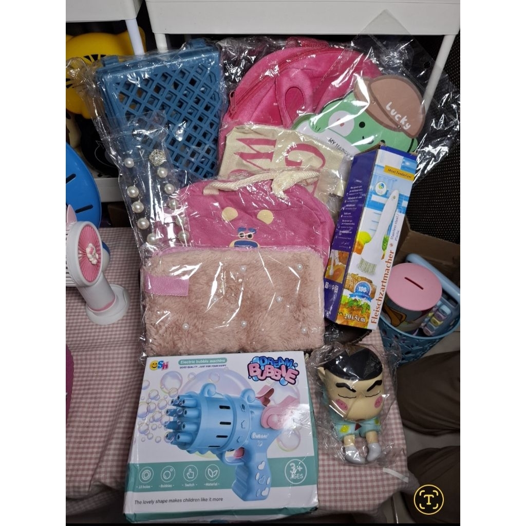 

Paket Premium alat tulis, accesoris dan kebutuhan barang sehari-hari
