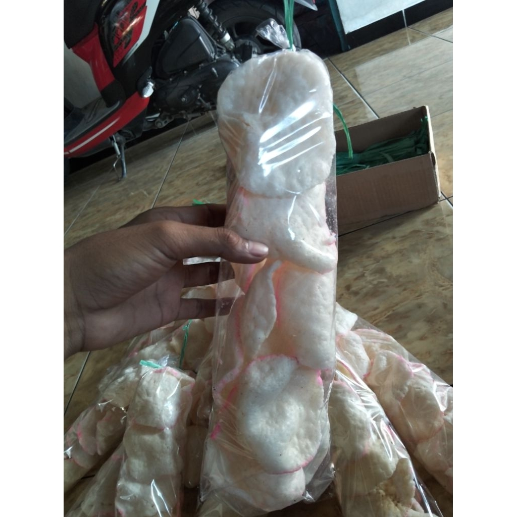 

kerupuk pasir/upil rasa bawang