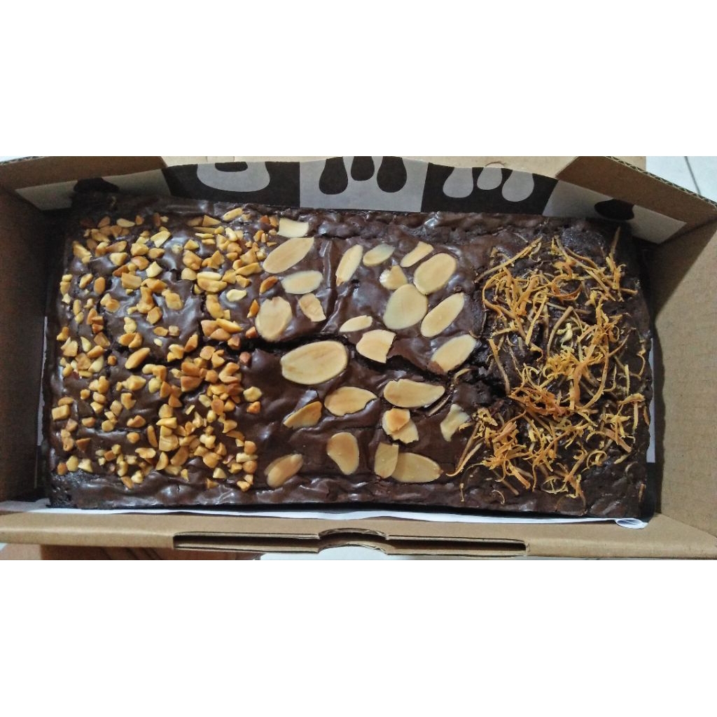 

Fudgy Brownies / Brownies Panggang aneka toping