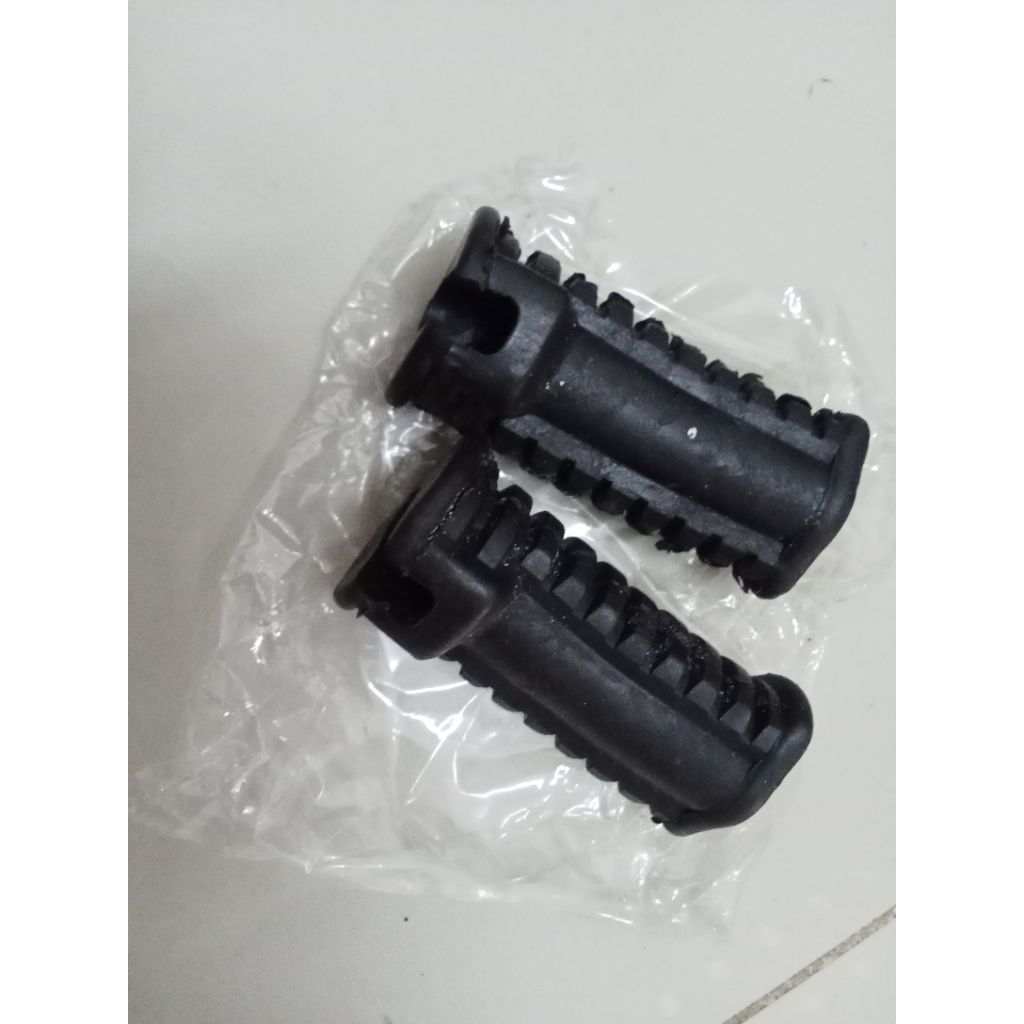 Fotstep Postep Step depan Yamaha V75 V80 L2 L2G YB100 RX100 NOS
