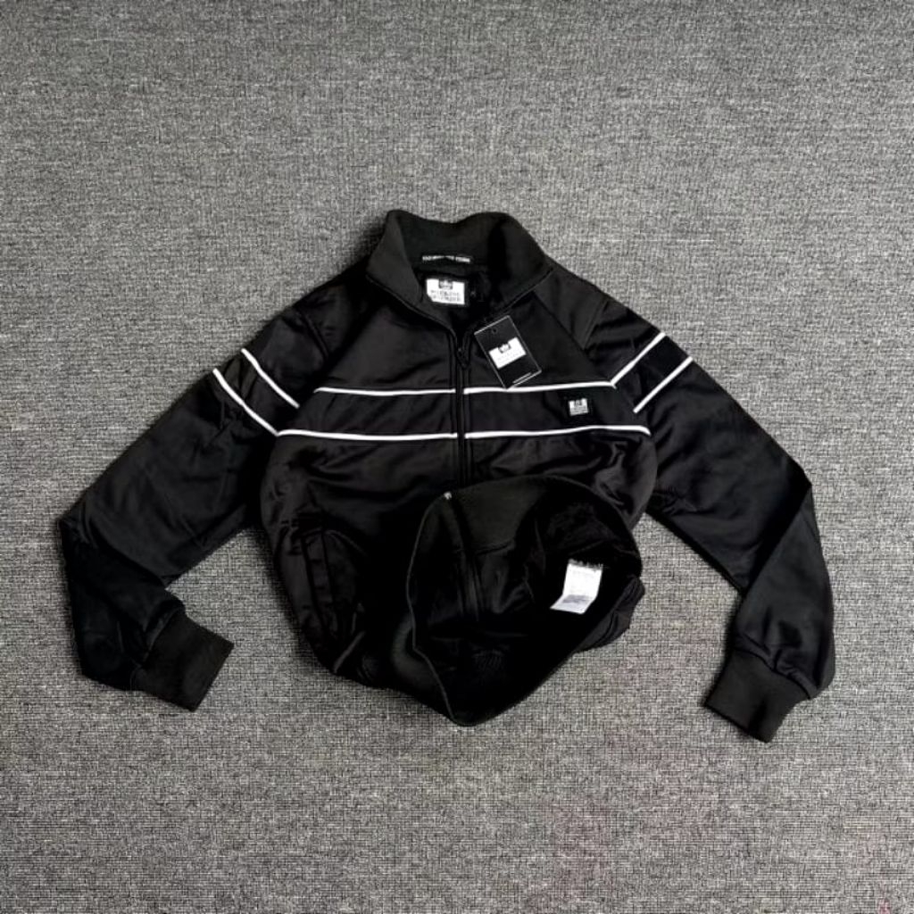 JAKET TRACKTOP WO HITAM WEEKEND OFFENDER