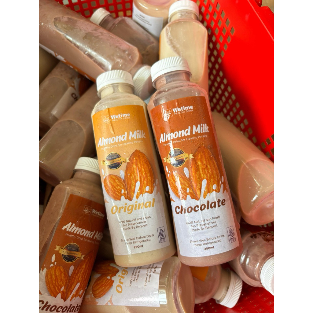 

minuman almond milk ( ori / coklat )