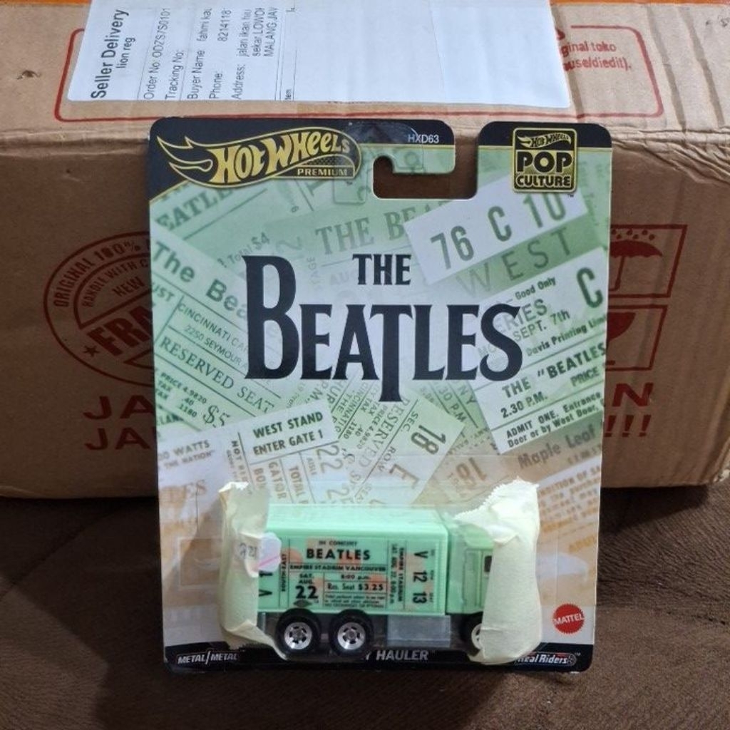 hiway hauler hotwheels premium pop culture beatles