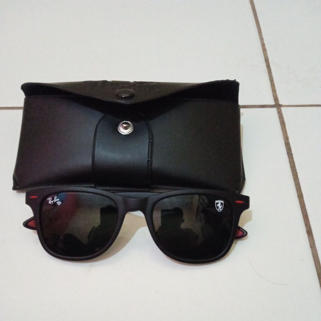 kaca mata ray-ban ferari original made in Itali second