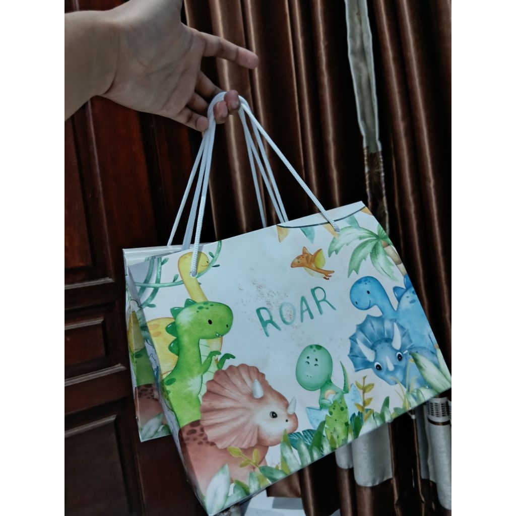 

Hampres Gift Ulang Tahun/Graduation