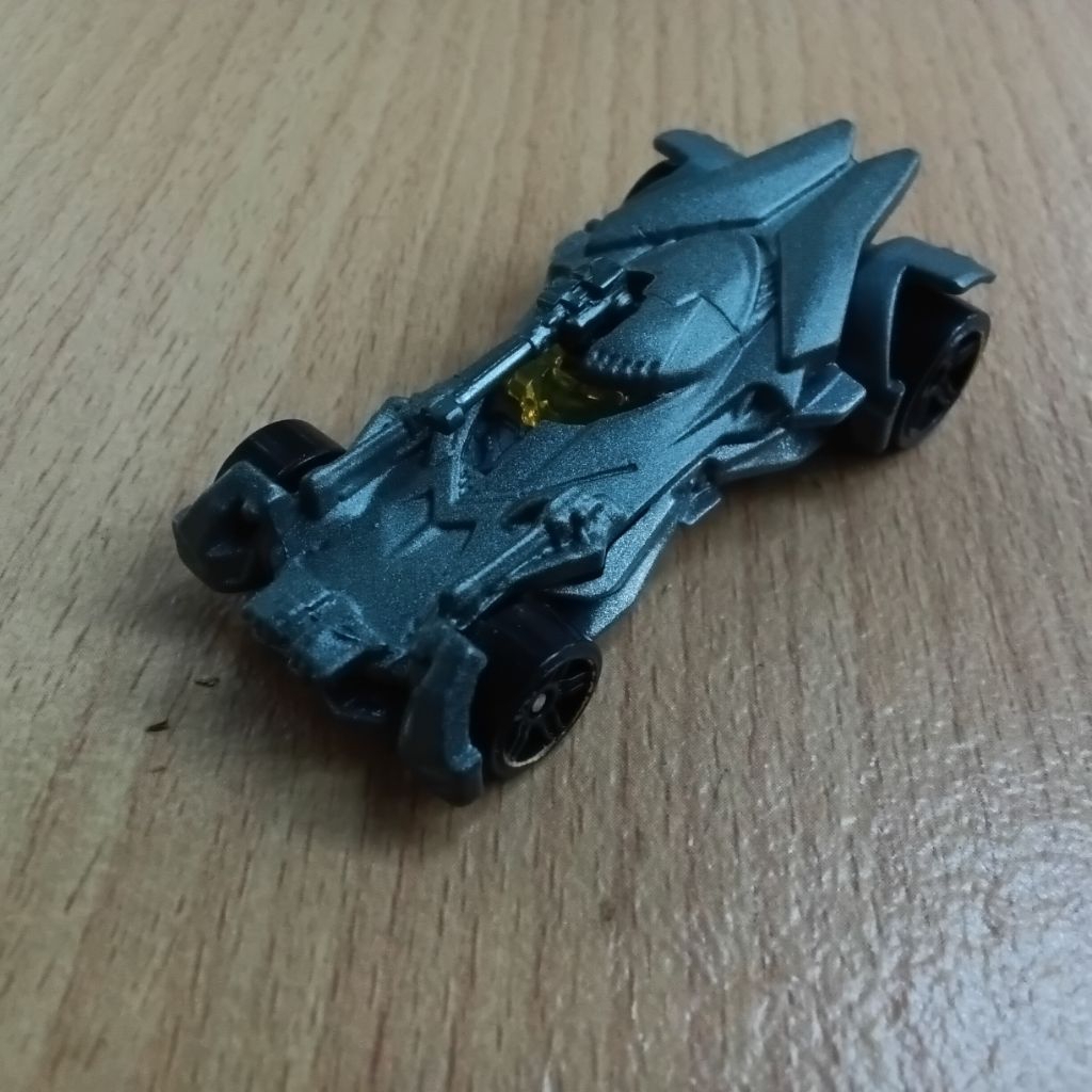 Diecast Loose Hot Wheels DC Comics Batmobile Abu Gelap