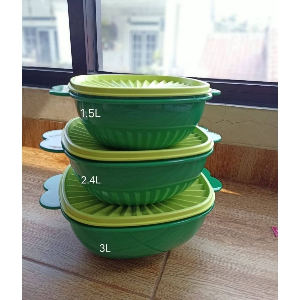 bowl Tupperware hijau