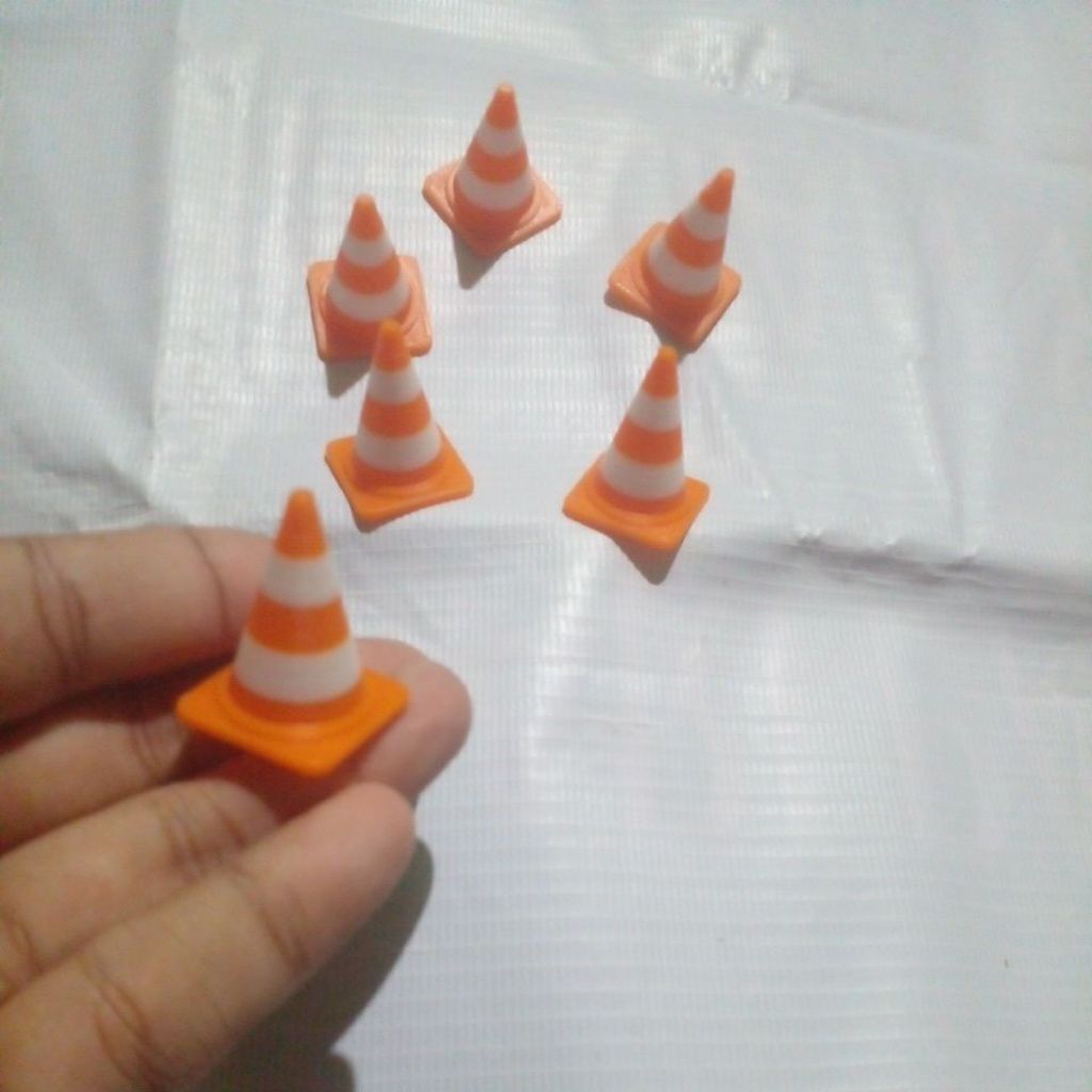 maket cone jalan raya miniatur diorama kerucut lalu lintas 3 warna