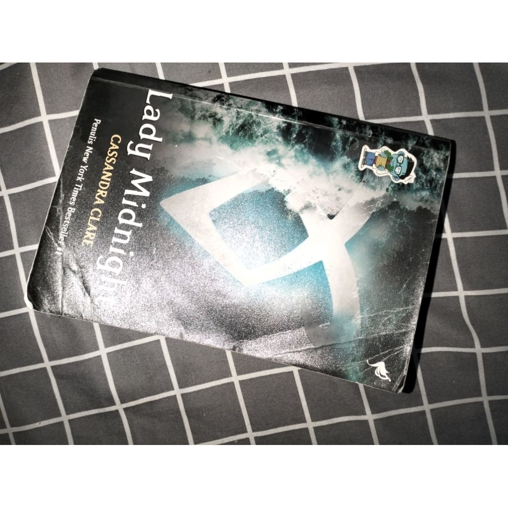 Preloved -NOVEL LADY MIDNIGHT by CASSANDRA CLARE